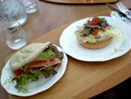 20050407lunch.jpg